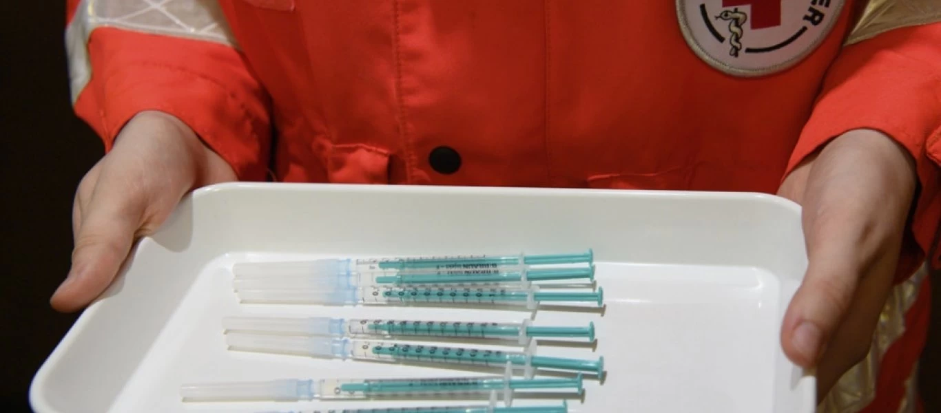 Παραδοχή Γερμανίας: «Όλοι γνωρίζουν ότι έγιναν λάθη με τους εμβολιασμούς σε όλα τα επίπεδα»